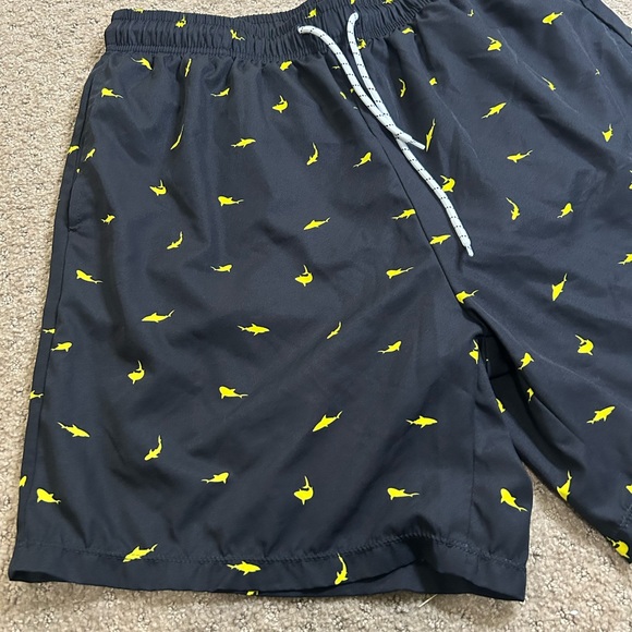 Manfinity Men’s XL Black/Yellow Shark Graphic Print Swim Trunks - Picture 2 of 7